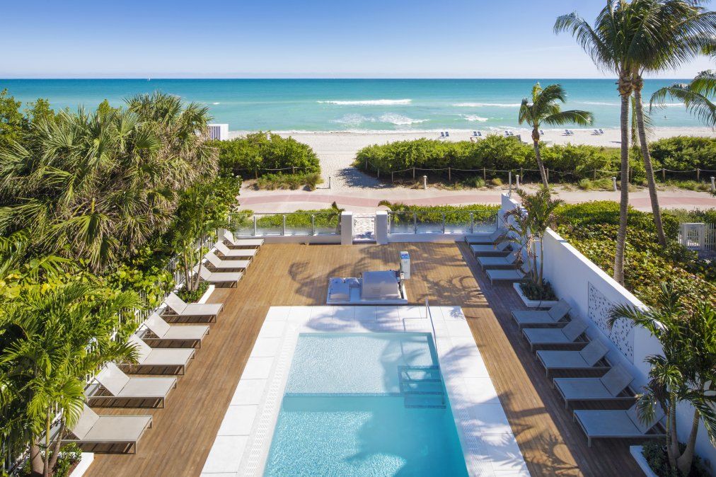 El área de piscina fue ampliada y puesta a nuevo.