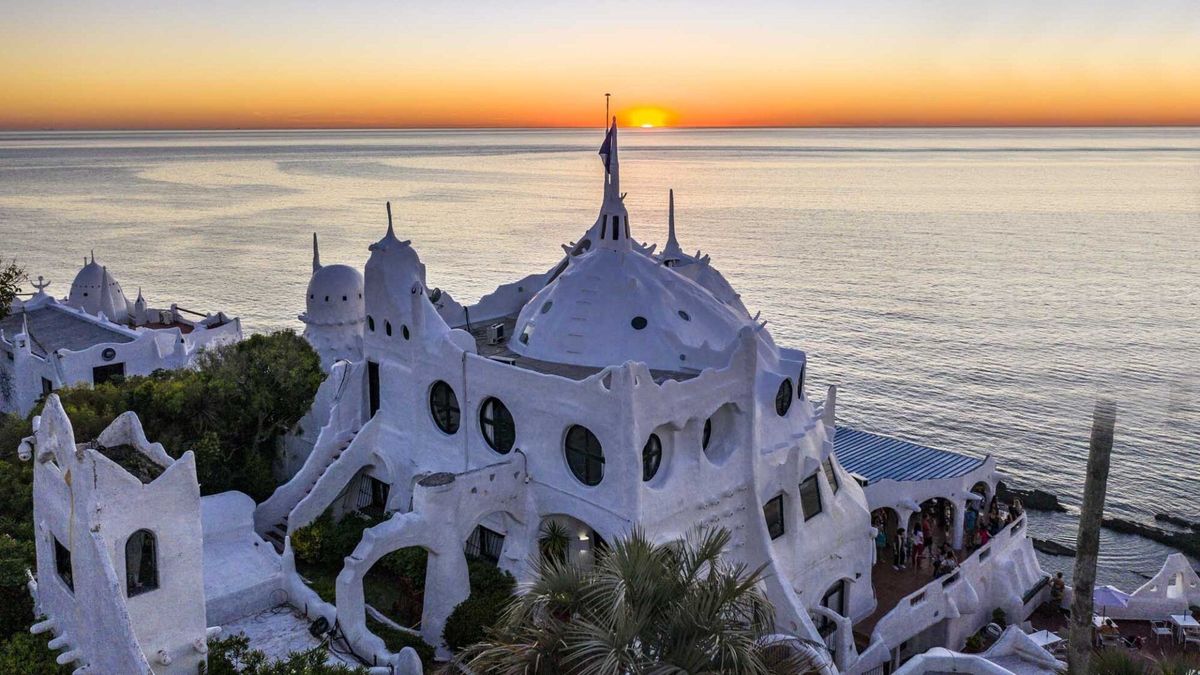 Verano 2026: Casapueblo ofrece uno de los atardeceres más encantadores de Uruguay. 