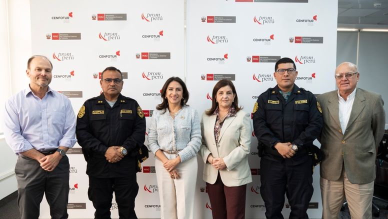 La titular del Mincetur, Teresa Mera, lideró la coordinación para fortalecer la seguridad turística.