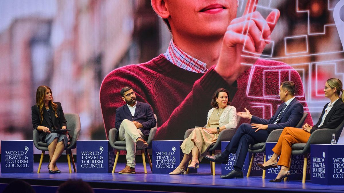 Una de las principales la sesiones de IA fue la ponencia AI Unlocked: The New Era of Travel, celebrada durante la WTTC en Malta