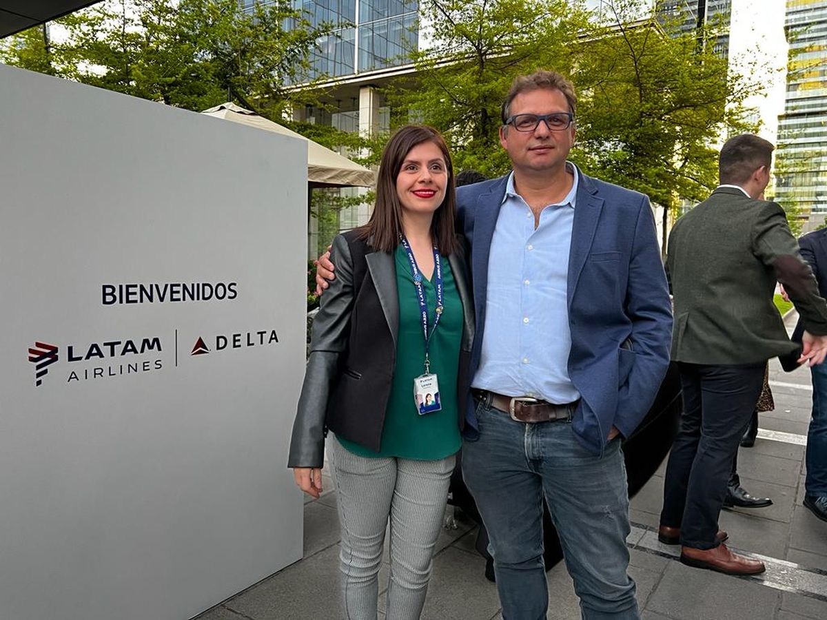 Lorena Faundez, ejecutiva de negocios Latam Airlines; Alfonso Hartard, socio gerente en Expan Tour.
