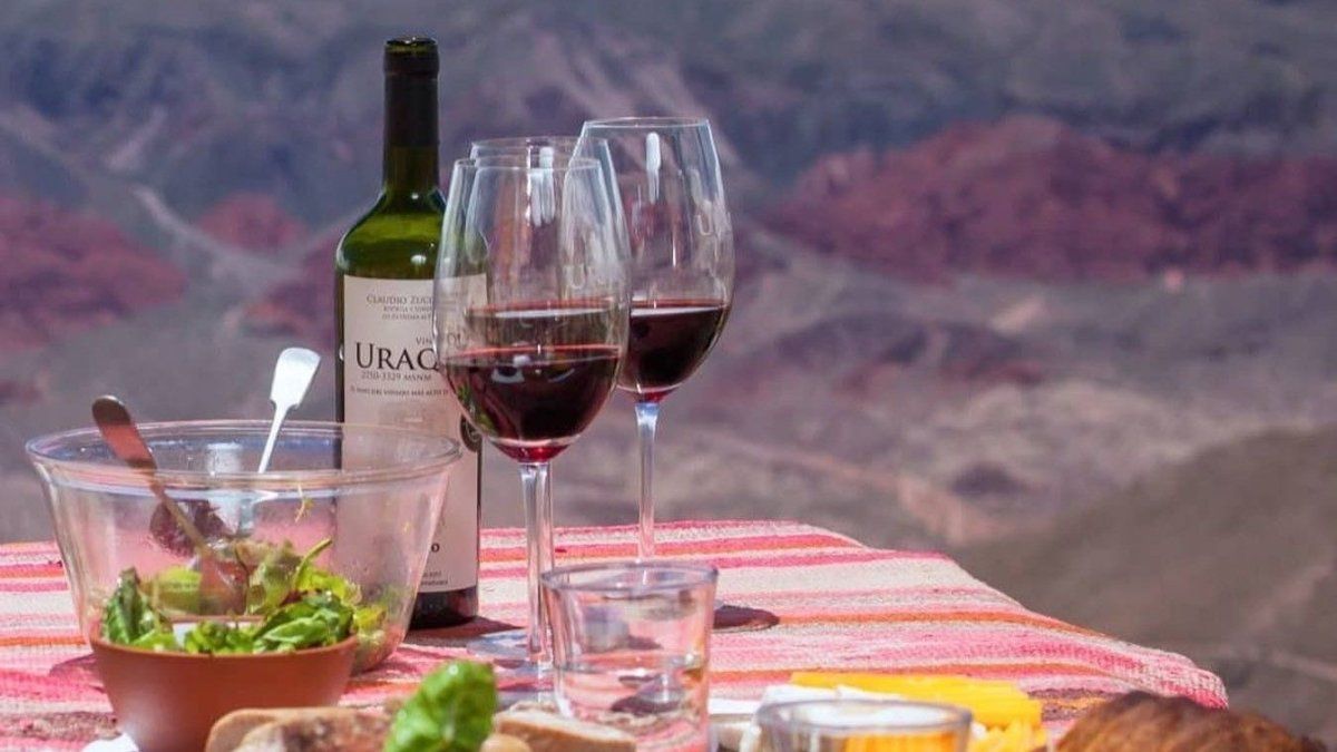 Este verano 2025 en Jujuy se puede probar muy buena gastronomía y lo mejor de los vinos de altura. Este verano 2025 en Jujuy se puede probar muy buena gastronomía y lo mejor de los vinos de altura.