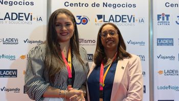 Oficina de Turismo de Curazao: Elaine Francisca, gerente regional; junto a Iris Carrasco, coordinadora Cono Sur.