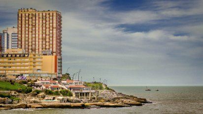 Los gastronómicos y hoteleros del destino alertan sobre la imposibilidad de pagar sueldos.