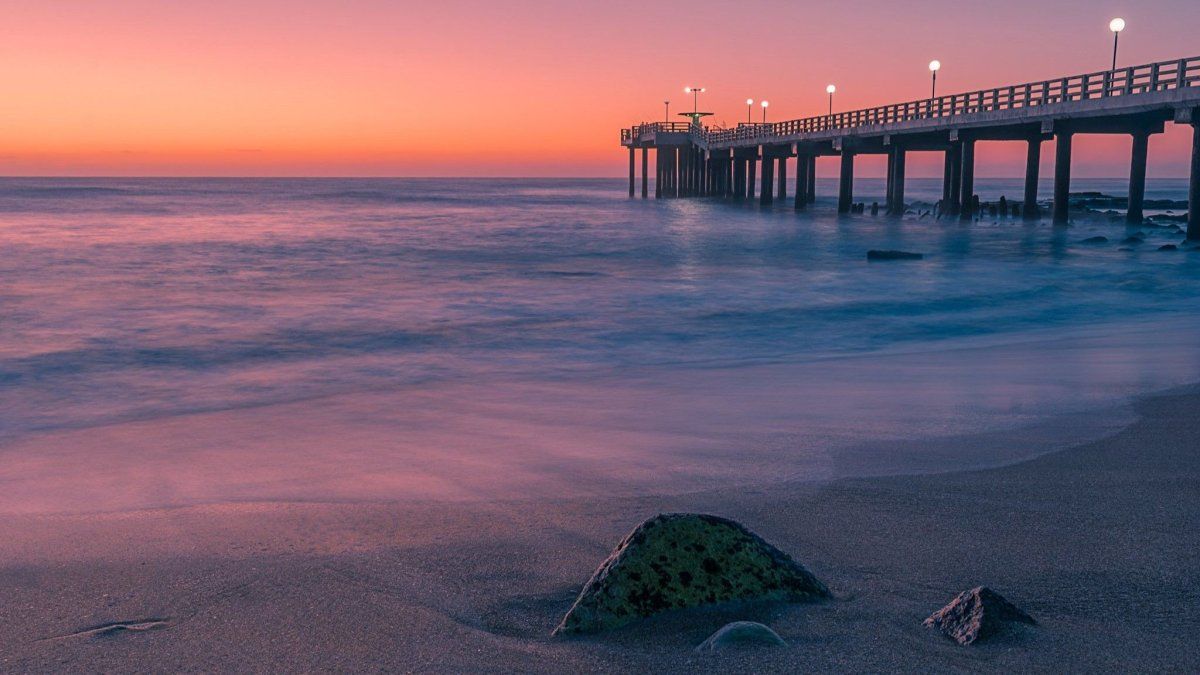 Las playas de Miramar son amplias, limpias y tranquilas, ideales para vacaciones en familia. 