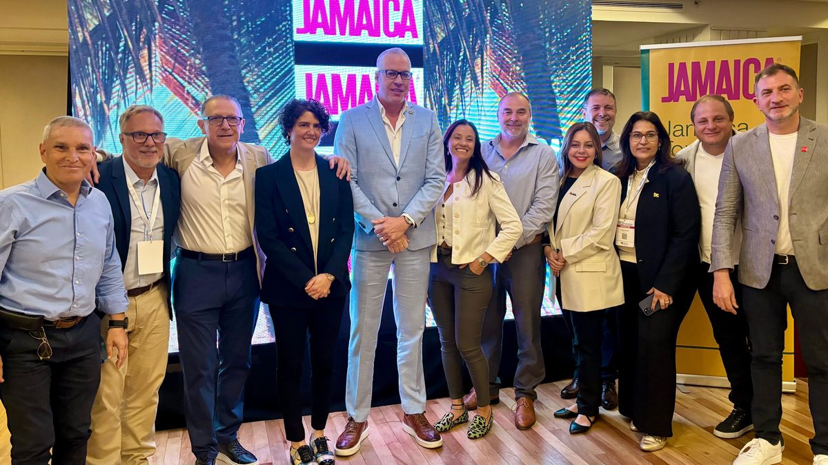 Representantes de Jamaica&nbsp; junto a ejecutivos presentes en el almuerzo realizado en el marco de ECTU.&nbsp;