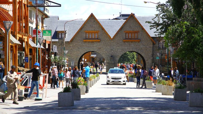 En Bariloche, existen dos proyectos a tratar en el consejo deliberante para regular los alquileres permanentes.