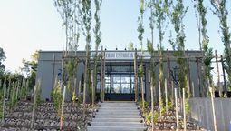 Estancia Vigil, el ambicioso proyecto del célebre productor de vinos Alejandro Vigil comienza a hacerse realidad en Cardales, provincia de Buenos Aires.