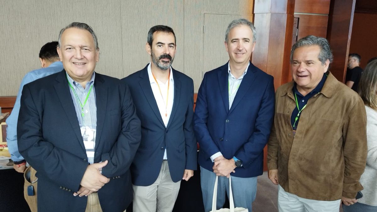 Manuel Iradi, Key Account Manager de Interassist, Felipe Fomariz, consejero de TurEspaña, Álvaro Castilla, gerente general de Caja Lon Andes y José Miguel Sotoluque, gerente general de Internexpo.