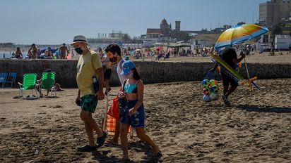 Más de 22 millones de turistas y excursionistas realizaron gastos por casi $ 170 mil millones, entre la segunda quincena de 2021 y los primeros 10 días de 2022. El boom de contagios de Covid-19 por la variante ómicron no va en desmedro de un verano récord. MinTur infla el pecho con el PreViaje y se presenta como el gran ganador de la temporada.