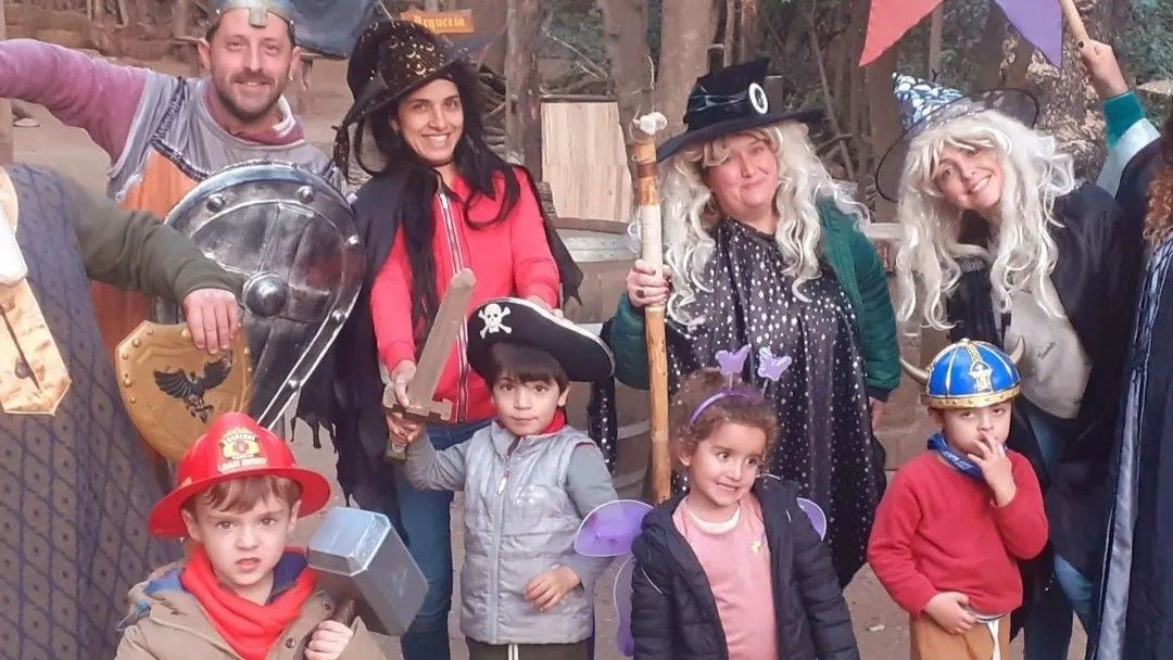 Grandes y niños pueden vivir la magia del Bosque Encantado de Don Otto en Villa General Belgrano. Conocé más en la nota. 