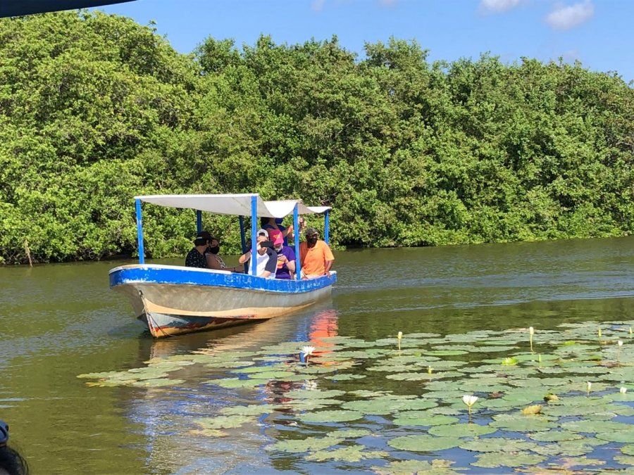La laguna de Tres Palos en Acapulco es un atractivo turístico peculiar.&nbsp;