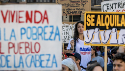 Manifestantes durante las últimas protestas relacionadas con la turismofobia en Andalucía.