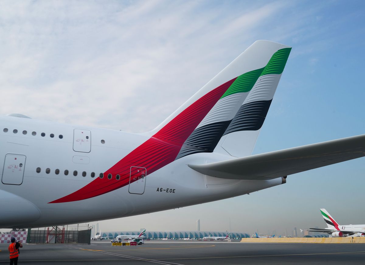 Emirates comenzará a reestablecer sus vuelos según el desarrollo del conflicto bélico.