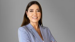 La directora general de PEO, Adriana Reyes, expuso las novedades de la página web de la operadora.