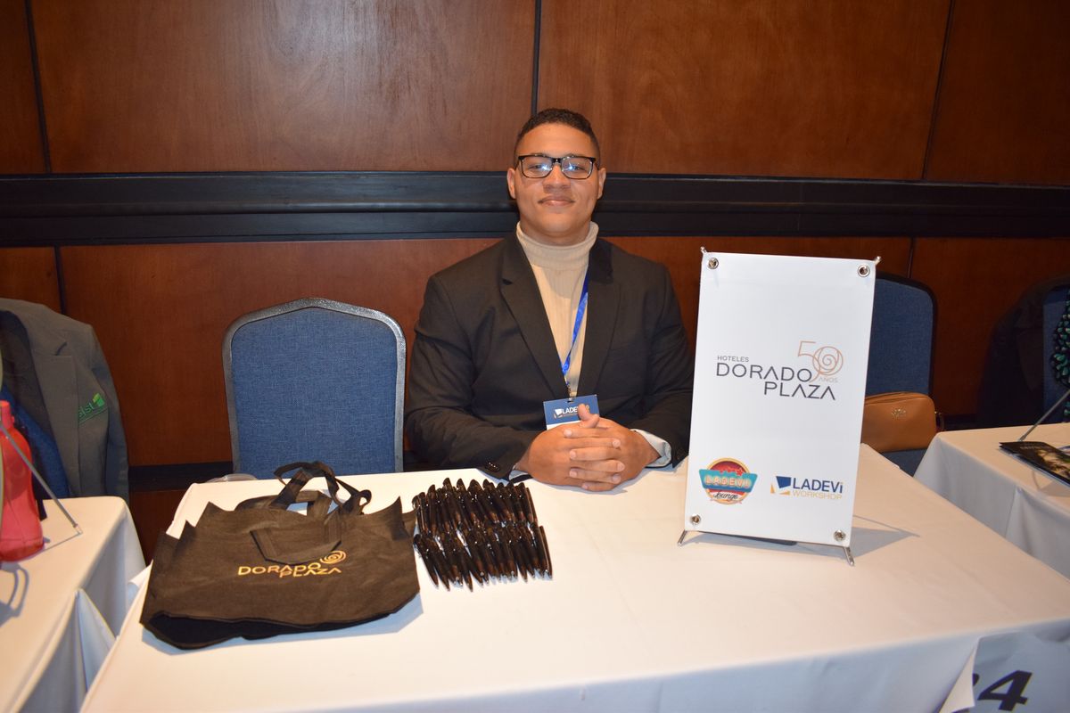 Odair Guzmán Parra, representante comercial de Agencias Confidenciales de Dorado Plaza en el Ladevi Workshop Bogotá.