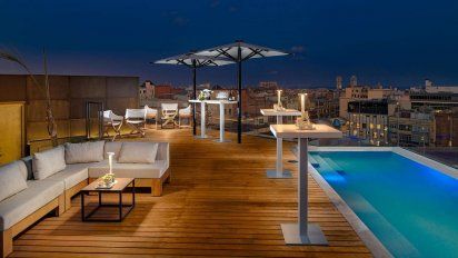 Terraza del Hotel The One (5 estrellas GL) en Barcelona.
