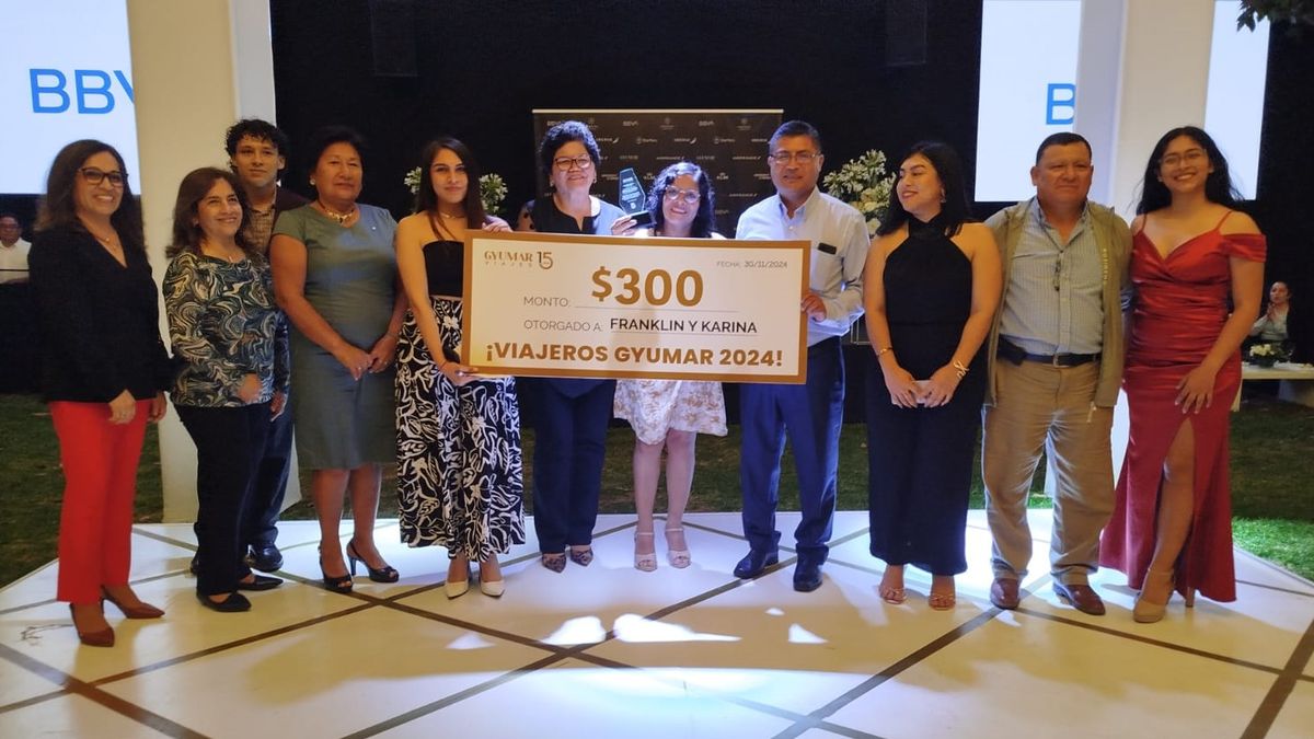 Invitados especiales premiados en el 15° aniversario de Gyumar Viajes.