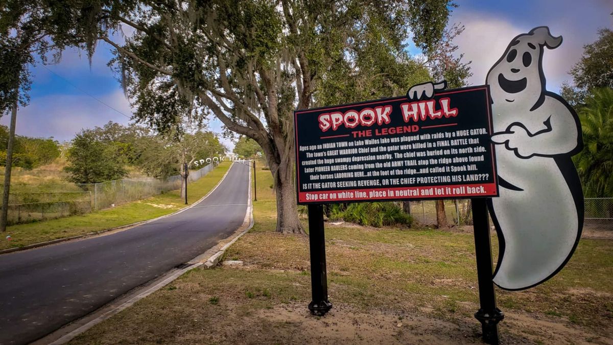 Spook Hill es una de las colinas magnéticas más antiguas del país. Spook Hill es una de las colinas magnéticas más antiguas del país.