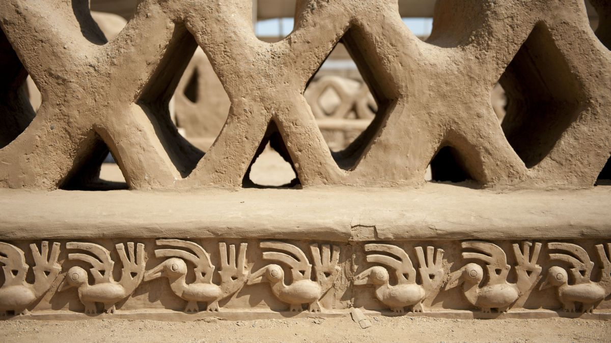 Chan Chan fue la capital del reino chimú y sigue siendo uno de los mayores hitos arqueológicos del norte del Perú.