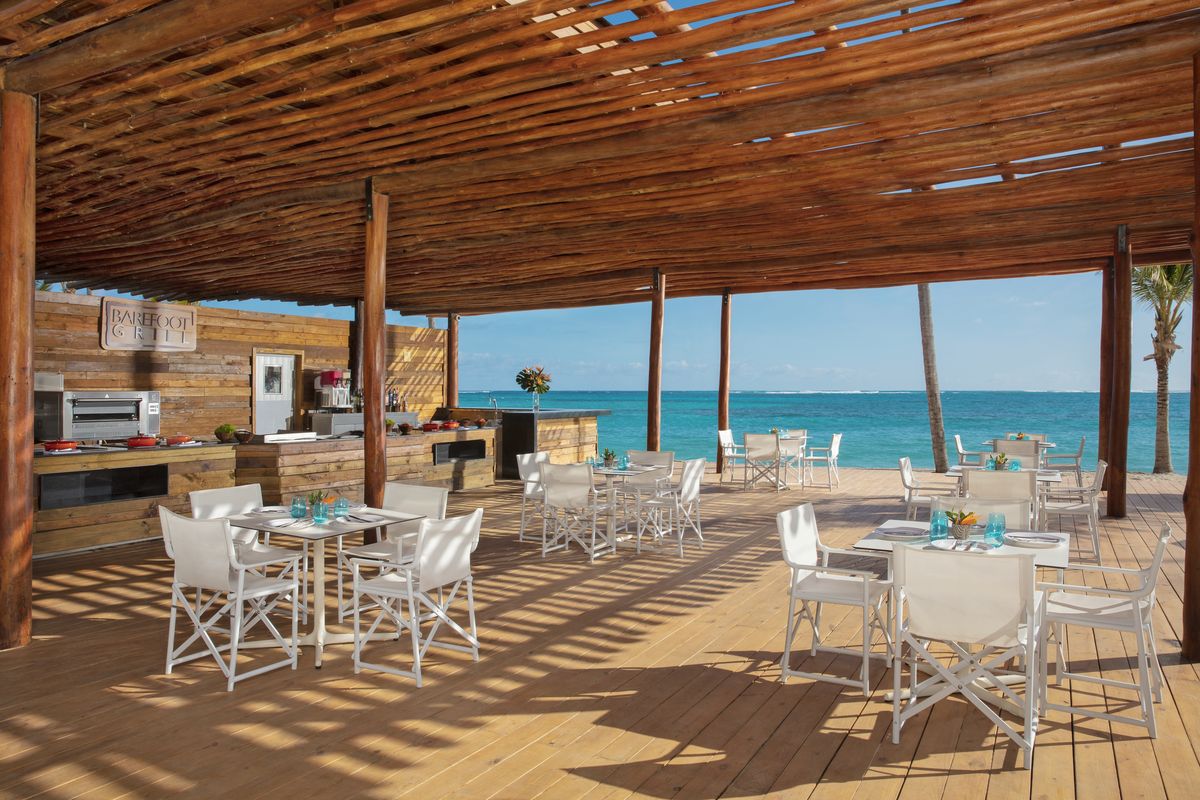 Barefoot Grill de Dreams Flora Resort & Spa.