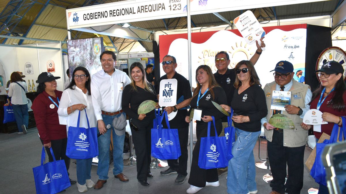 Comité de Avit en stand de Gercetur destino Arequipa.