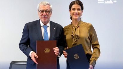 Alberto van Klaveren, ministro de Relaciones Exteriores de Chile y Thórdis Kolbrún Reykfjörd Gylfadóttir, ministra de Relaciones Exteriores de Islandia.
