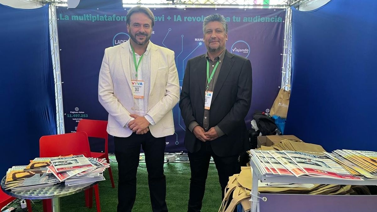 Representantes de Holon Travel en VyVA 2025.