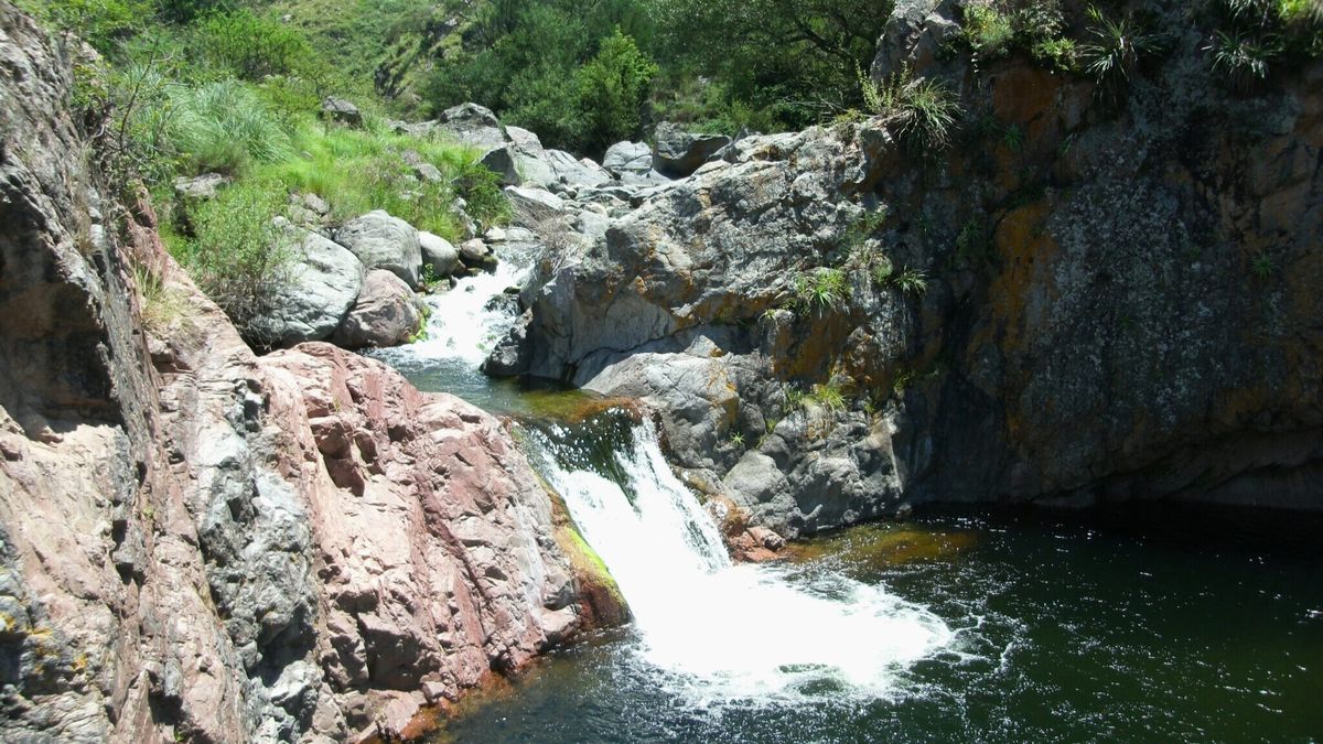 Conocé un maravilloso pueblo de Córdoba oculto entre sierras con un río perfecto para combatir el calor del verano.&nbsp;
