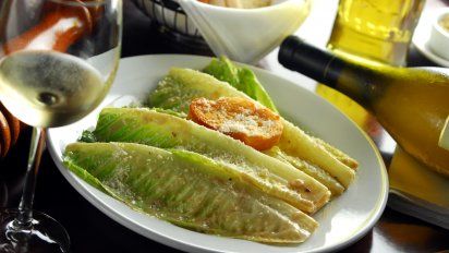 La Ensalada Caesars que sirven en Baja California.