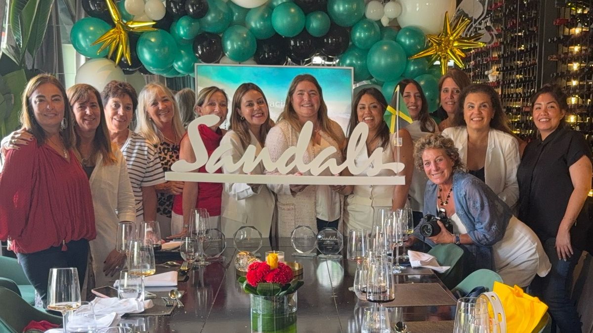 El grupo de golfistas reunido por Sandals & Beaches Resort.