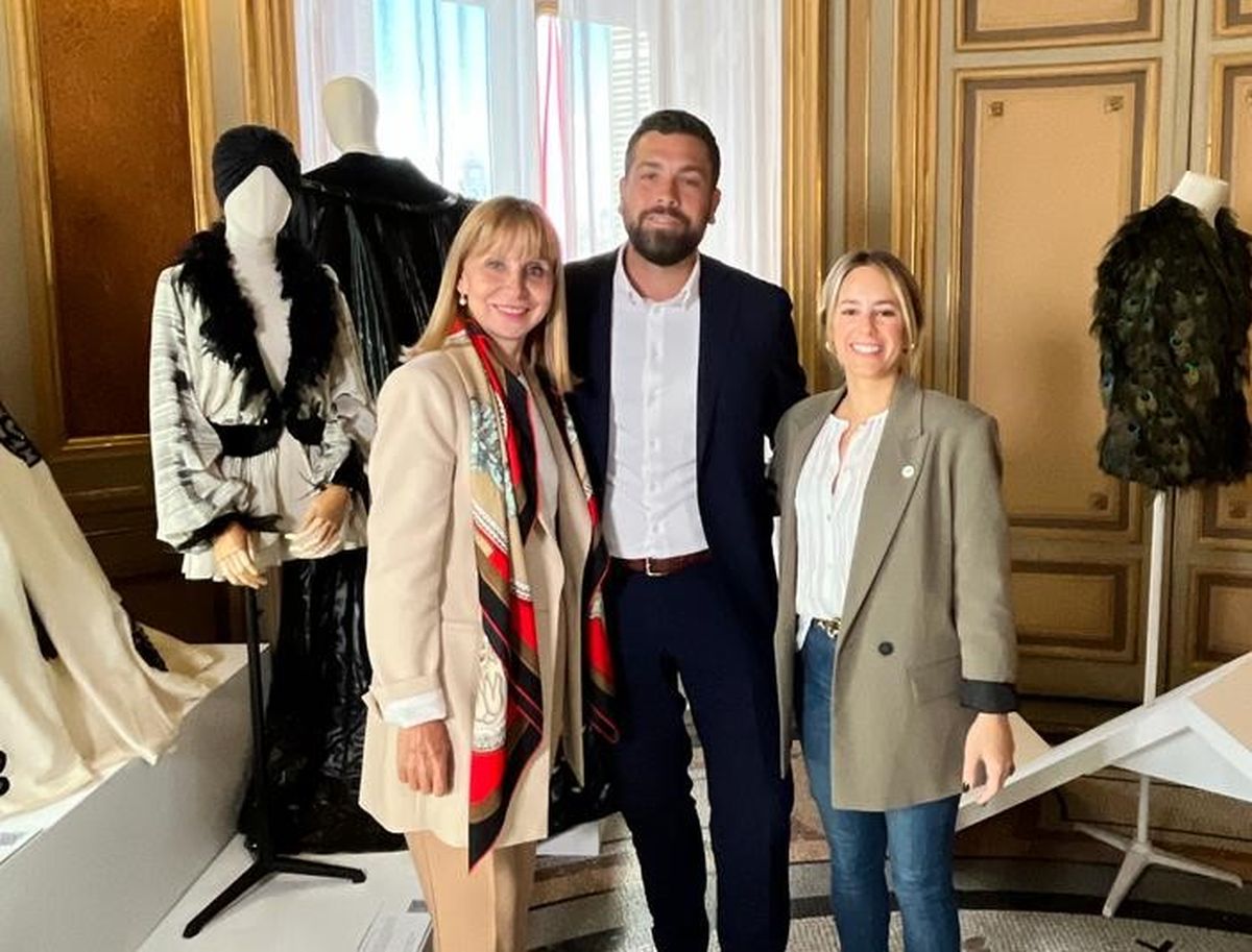 María Victoria Alcaraz, directora general de Cooperación Cultural Internacional de la Ciudad de Buenos Aires; Lucas Delfino, presidente de ENTUR; y Dolores Voget, directora de Planificación de Visit Buenos Aires.