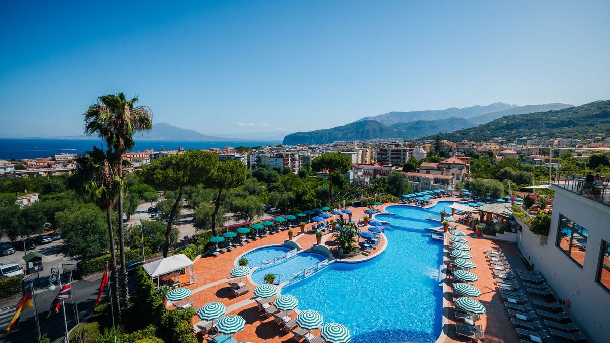 Hilton posiciona su propiedad Hilton Sorrento Palace como la sede ideal para el turismo MICE en Italia.