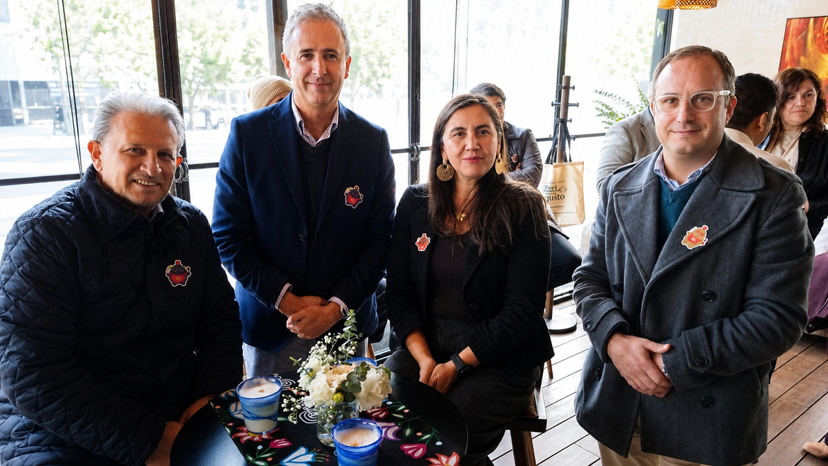Nelson Albornoz (Travel Security) , Alvaro Castilla (Radio Metro-Turismo Caja Los Andes), Paola de la Barra (Travel Security) y Juan Pablo Piro (Turismo Caja Los Andes).