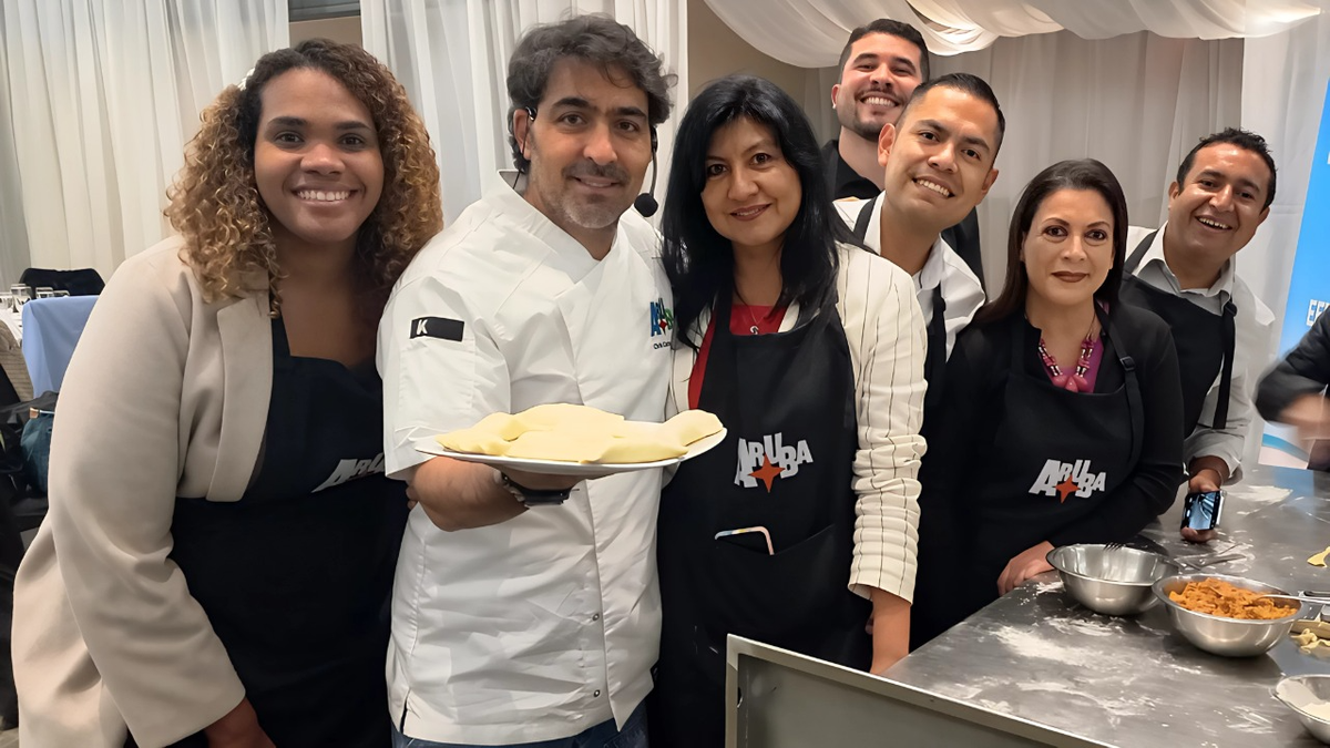 Representantes de mayoristas, agencias de viajes y aerolíneas participaron en MasterClass culinaria organizada por la Autoridad de Turismo de Aruba.