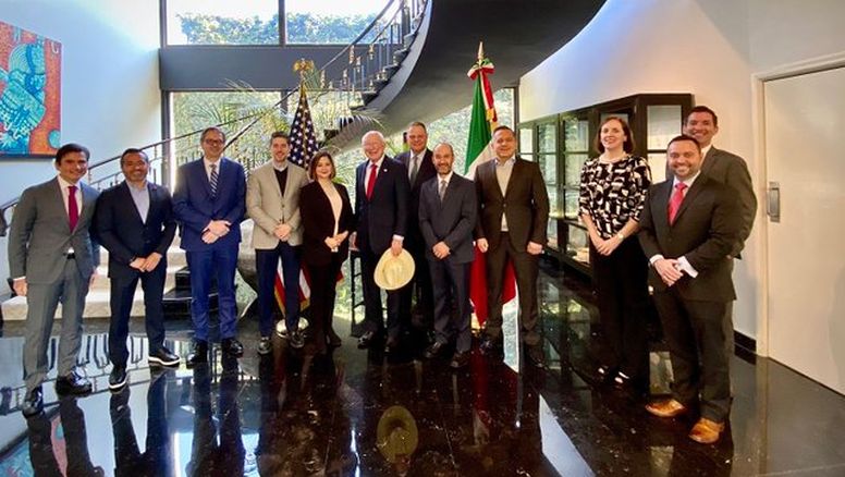 El Embajador de Estados Unidos en México, Ken Salazar, señaló que para ese país no hay un socio más importante en aviación civil que México.