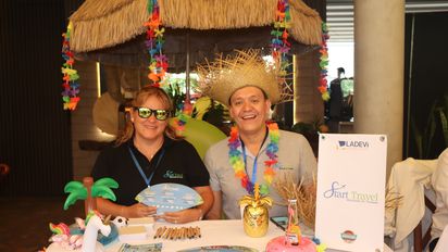 Diana Patricia Gil, gerente general y equipo de Start Travel, en el marco de Ladevi Workshop.