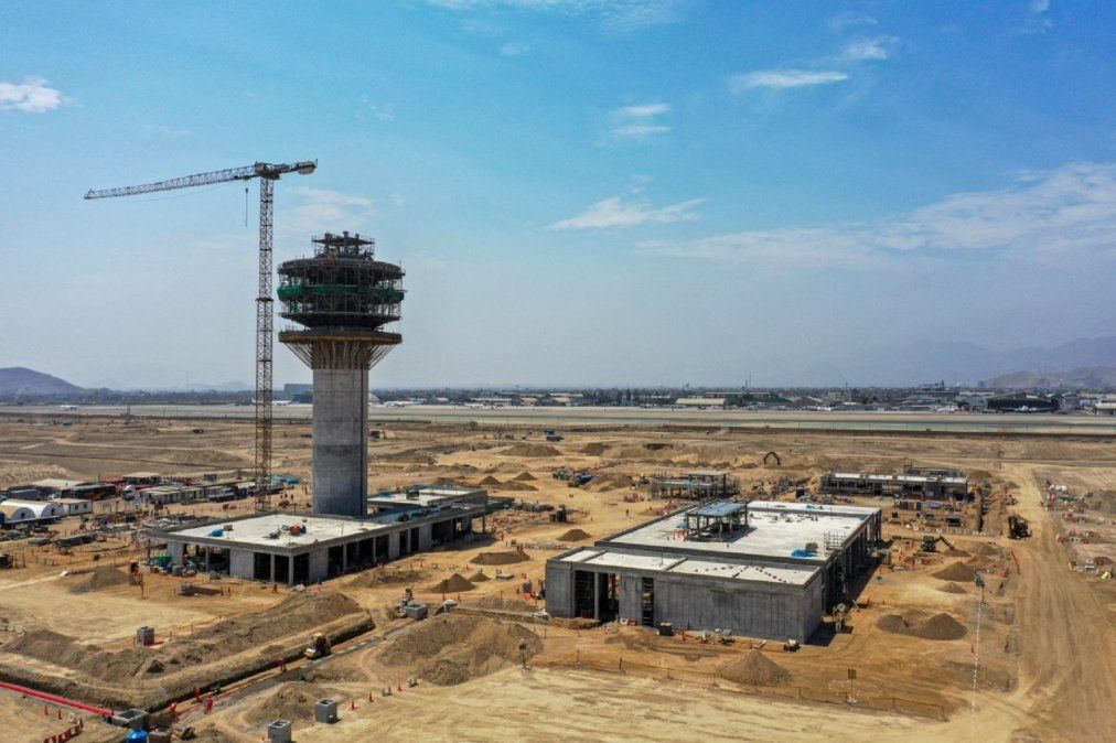 MTC afirmó que la ampliación del Aeropuerto Internacional Jorge Chávez supone una inversión global de US$ 1,200 millones, - Ladevi Medios y Soluciones MTC afirmó que la ampliación del Aeropuerto Internacional Jorge Chávez supone una inversión global de US$ 1,200 millones,