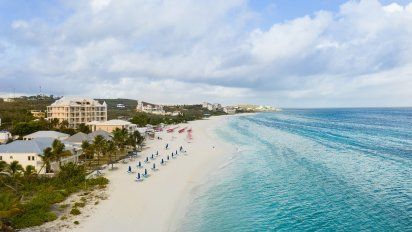 Anguila incorpora el concepto burbuja para crear seguridad entre sus huéspedes.