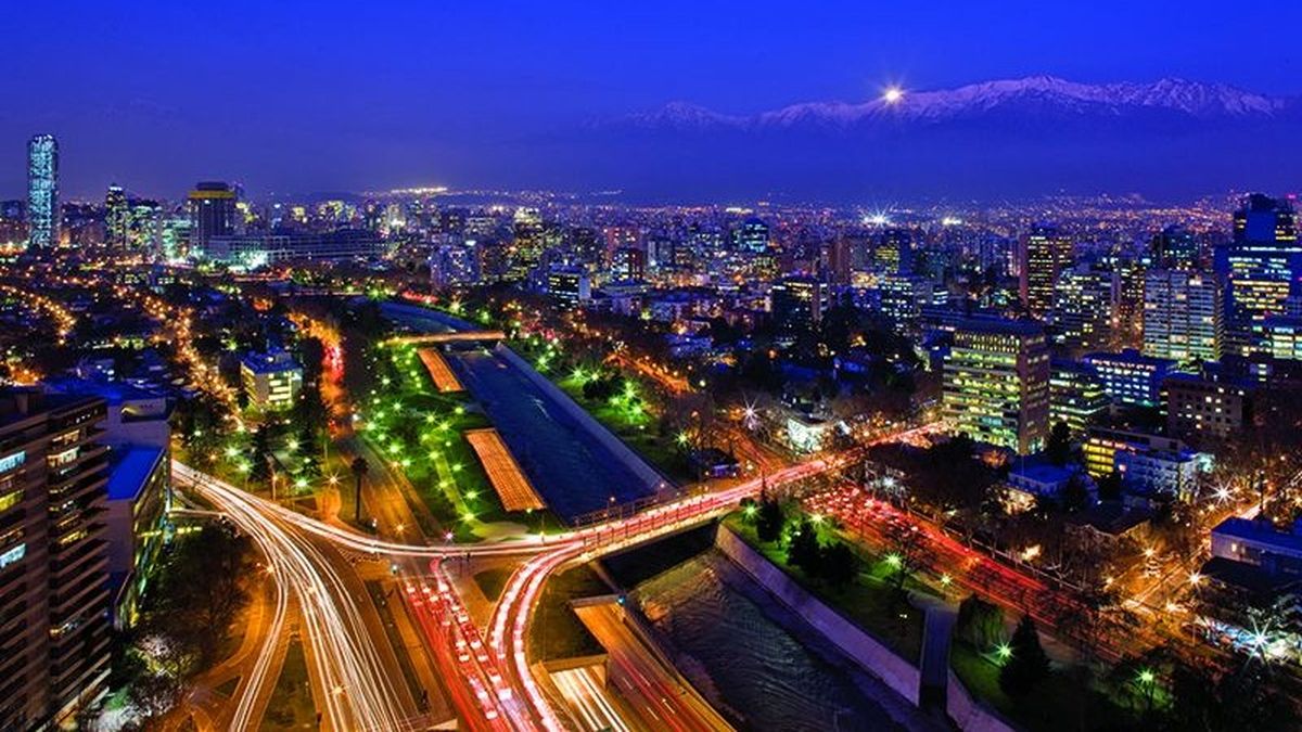 Corfo ofrece becas para generar experiencias nocturnas en Santiago.&nbsp;