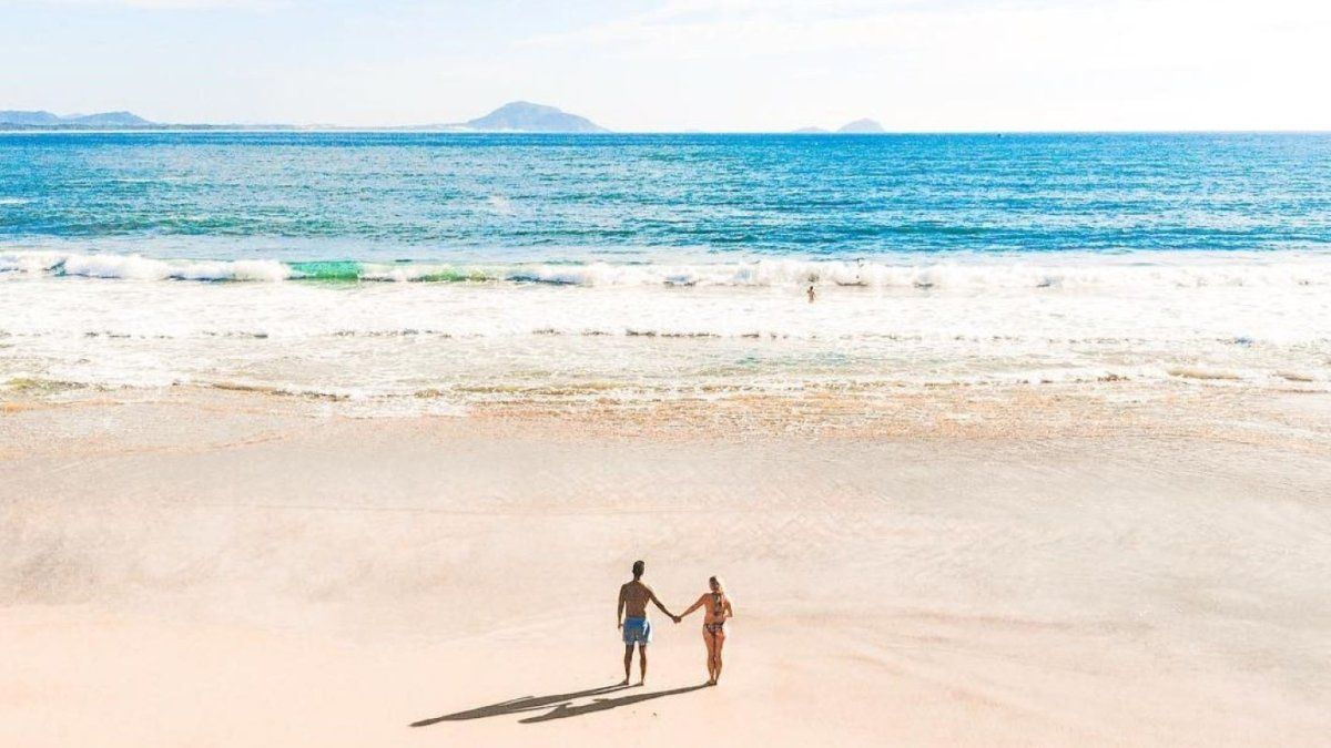 El clima en Florianópolis es húmedo y caluroso durante los meses de verano. El clima en Florianópolis es húmedo y caluroso durante los meses de verano.