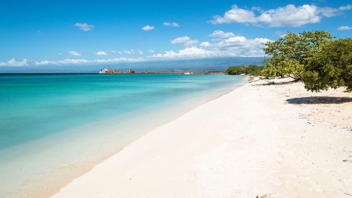 Bahía de las Águilas es uno de los grandes atractivos naturales de Pedernales, el polo turístico que República Dominicana impulsa con nuevos hoteles y un aeropuerto internacional previsto para 2027.