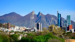 American Airlines aseguró que operará más de 715 vuelos semanales a México para la temporada vacacional de invierno.