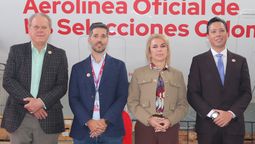Ramón Jesurún, presidente de la Federación Colombiana de Fútbol; Gabriel Oliva, presidente de Avianca; Patricia Duque, ministra del Deporte; y Sebastián Sánchez, viceministro de Turismo, durante el anuncio de la operación aérea para el Mundial.