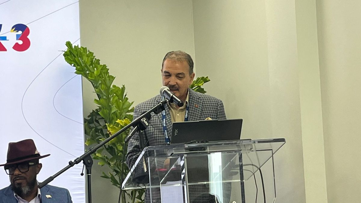 Charly Fernández, ministro de Turismo de Antigua en el Caribbean Travel Marketplace 2025.