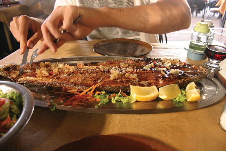 El dorado a la parrilla, plato típico de Rosario.
