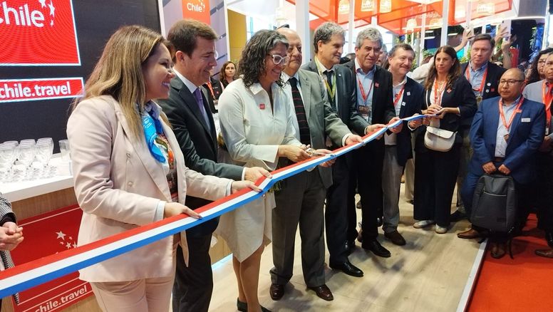 Inauguración del stand de Chile en la FIT 2025.