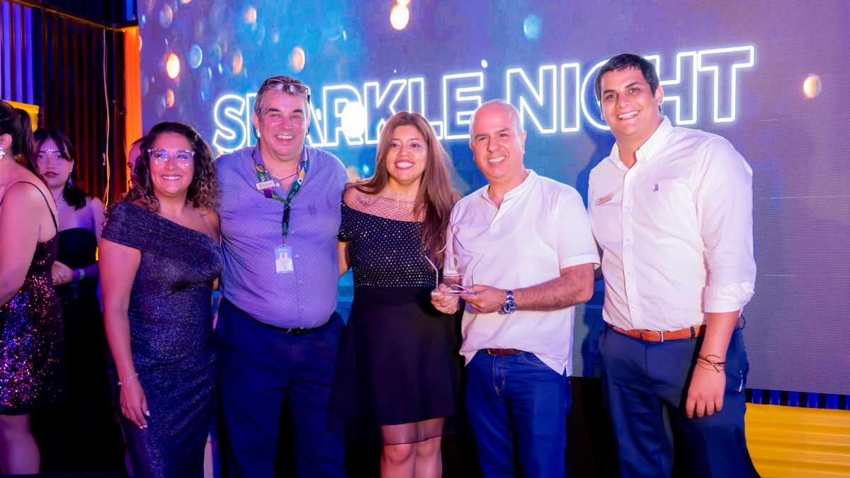 Reconocimiento a la agencia Mickey Tours.
