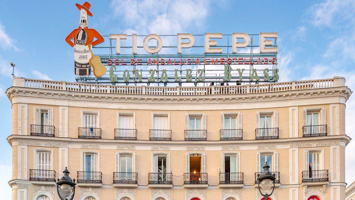 Fachada emblemática de Madrid donde se encuentra situado el hotel La Fonda de los Príncipes