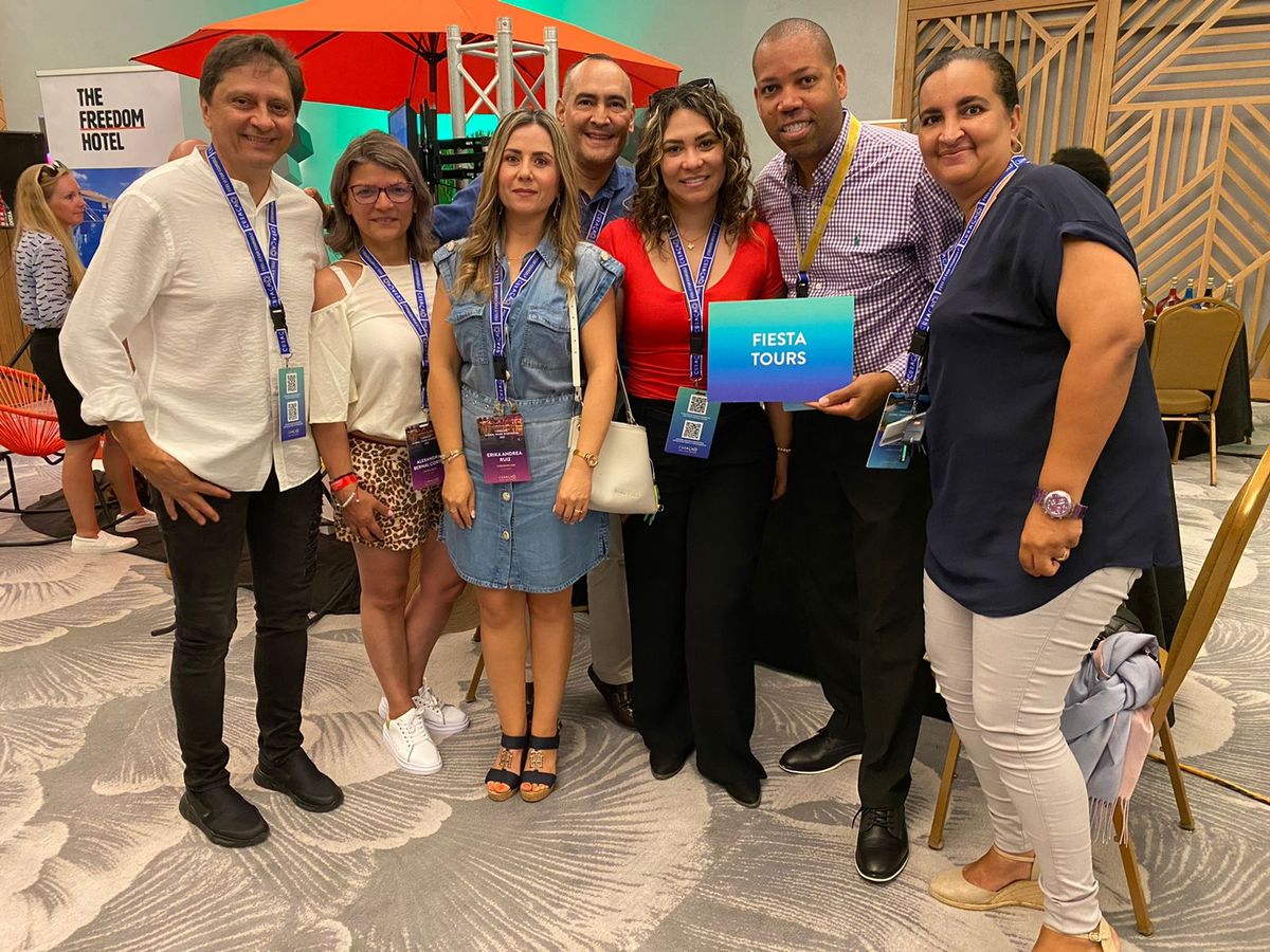 Fiesta Tours y mayoristas invitadas en el Global Trade Symposium 2022 de Curazao.